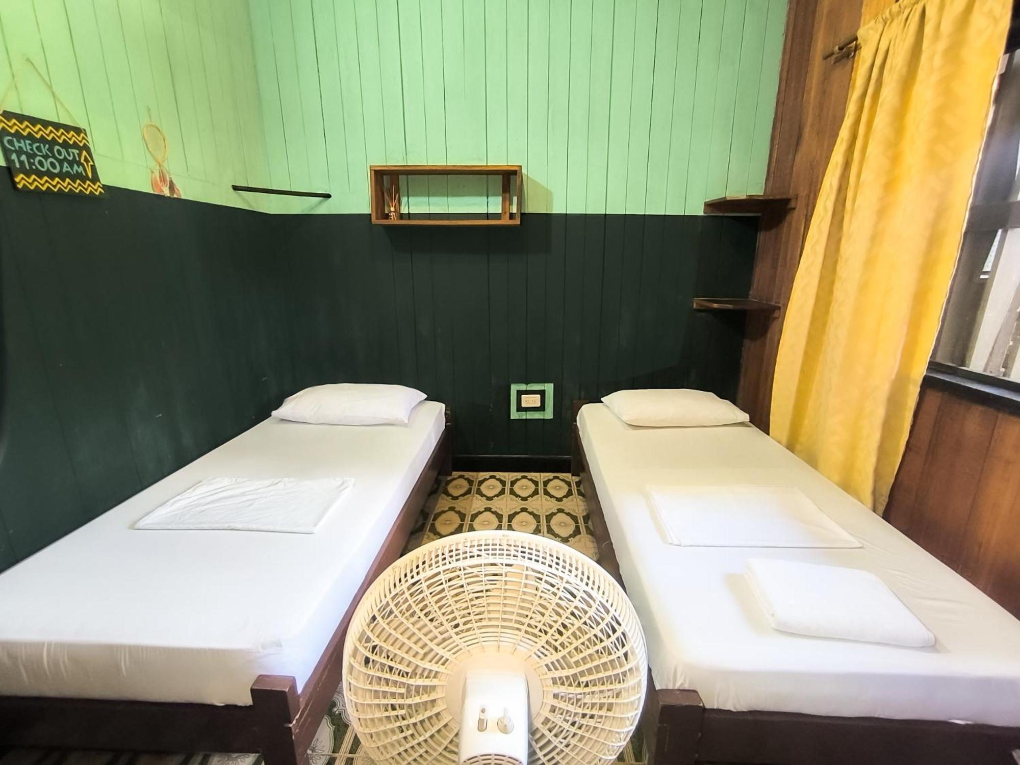 Hostel Casa De Las Palmas Tours Leticia Bagian luar foto