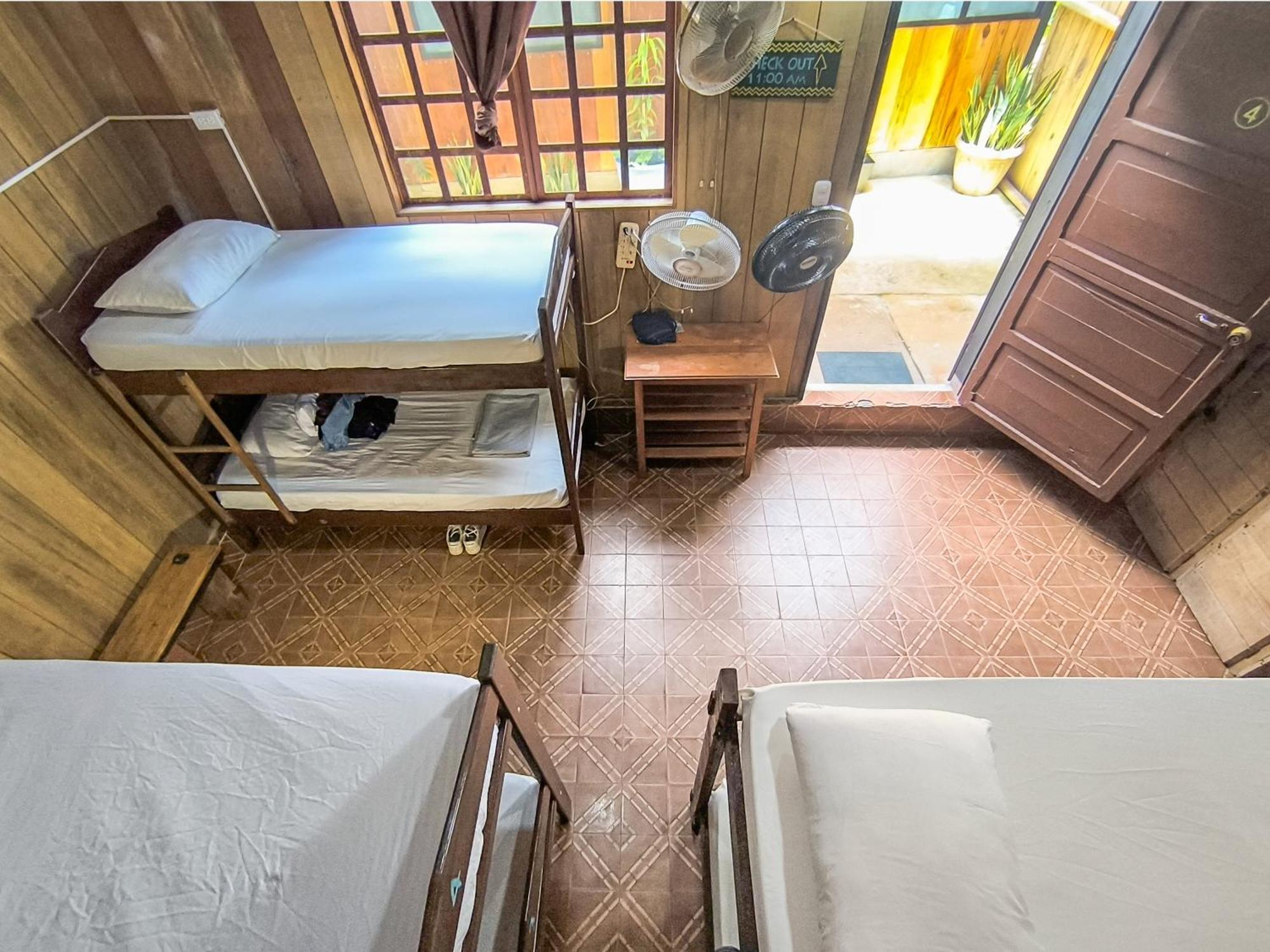 Hostel Casa De Las Palmas Tours Leticia Bagian luar foto
